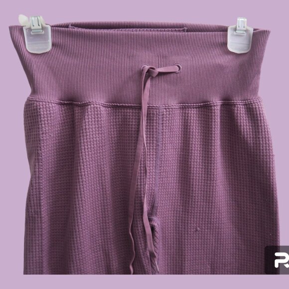 PINK Victoria's Secret active thermal workout leggings in purple size medium. - Picture 11 of 11